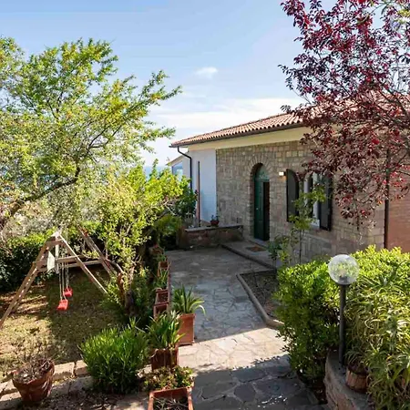 Con Giardino Vista Mare Daire