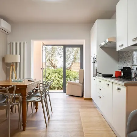 Con Giardino Vista Mare 아파트